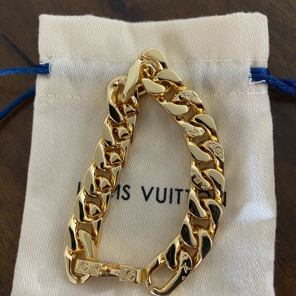 Louis Vuitton Gold-Tone Chain Accessory